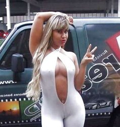 Fotze frisst Hosepipe - cameltoe