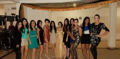 Mexicanas en pantimedias mexican dolls in tights