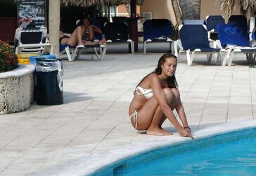 Stole Vacation Photos - Nice Black-Haired