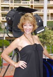 Lauren Holly Ultimate Bevy