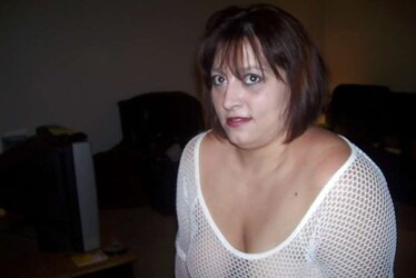 PLUMPER HottwifeMacy poses in white