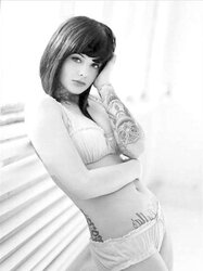 Ebony and White 1043!