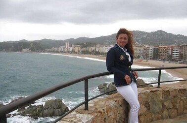 Dutch mature mom. How would you penetrate her?