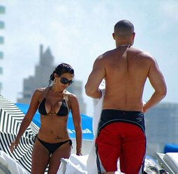 Vida Guerra displays astounding caboose and breasts in panty swimsuit
