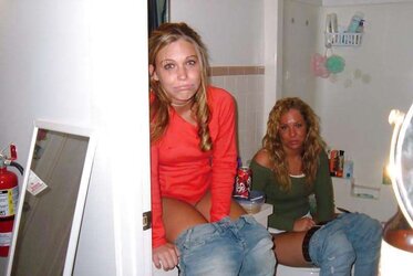 Teenagers Caught In Humid Upskirt