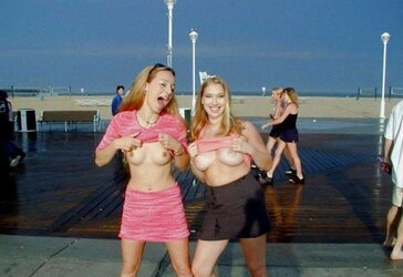 TRULY MOLTEN WOMEN IN PUBLIC
