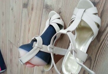 High High-Heeled Slippers and Boogina