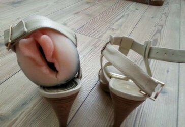 High High-Heeled Slippers and Boogina