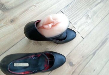 High High-Heeled Slippers and Boogina