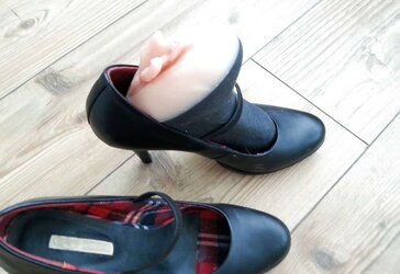 High High-Heeled Slippers and Boogina