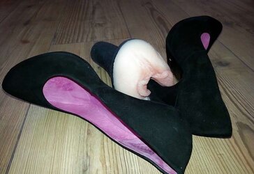 High High-Heeled Slippers and Boogina