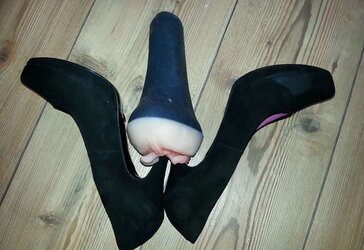 High High-Heeled Slippers and Boogina