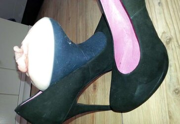High High-Heeled Slippers and Boogina