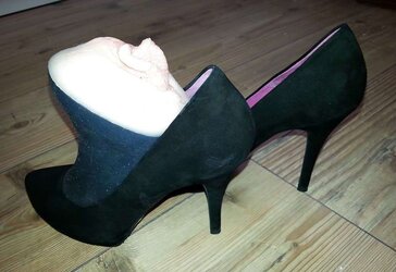 High High-Heeled Slippers and Boogina