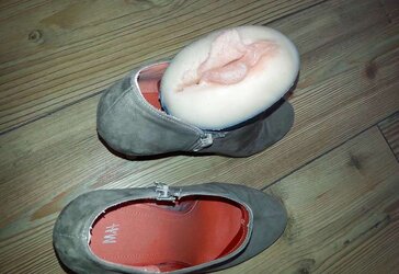 High High-Heeled Slippers and Boogina