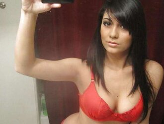 Stunning Inexperienced Femmes Selfshot