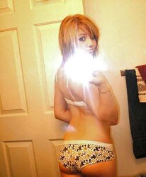 Stunning Inexperienced Femmes Selfshot