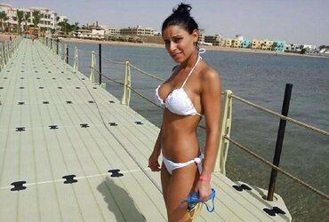 Romanian girls: raluca