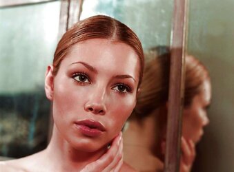 JESSICA BIEL :)