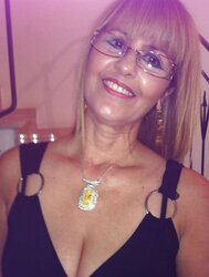 Stunning mature femmes 109( clothed)