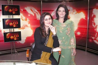 Sugary-Sweet Muslim News Readers, Who Wud U Fuk? Comment