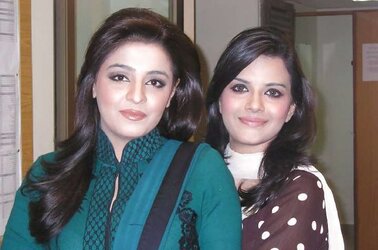 Sugary-Sweet Muslim News Readers, Who Wud U Fuk? Comment