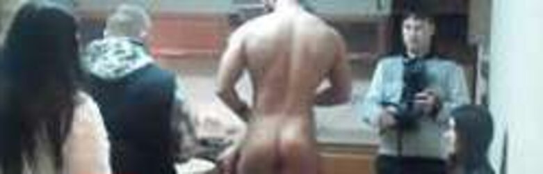 Real Stripp Demonstrate of Bare DJ (CFNM)