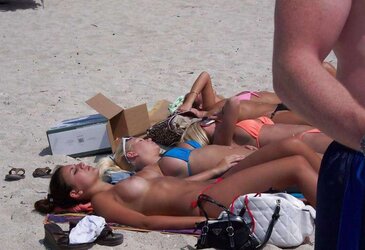 Beach Lovelies 009 - Candid