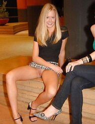 BARE UPSKIRT FEMMES