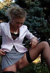 BARE UPSKIRT FEMMES