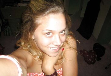 Real Fledgling Set: Super-Hot Blond Selfshooter
