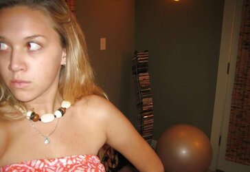 Real Fledgling Set: Super-Hot Blond Selfshooter