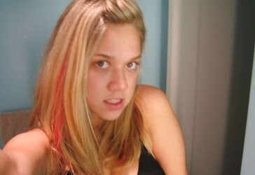 Real Fledgling Set: Super-Hot Blond Selfshooter
