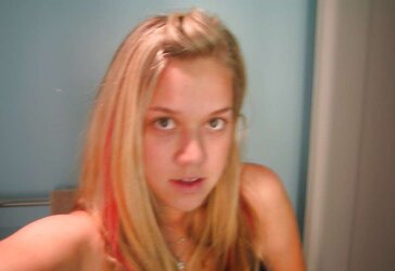Real Fledgling Set: Super-Hot Blond Selfshooter