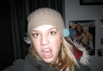 Real Fledgling Set: Super-Hot Blond Selfshooter