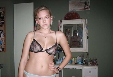 Real Fledgling Set: Super-Hot Blond Selfshooter