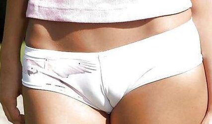 Fotze frisst Hose Pipe - cameltoe