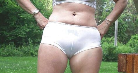Fotze frisst Hose Pipe - cameltoe