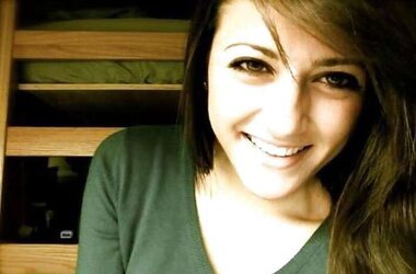 Smiling femmes!