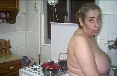 ARAB EGYPTIAN AMANY SUPER-FUCKING-HOT DAME