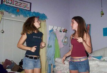 Queens in denim VIII