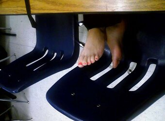 Gorgeous Soles and toes of some of my mates :)