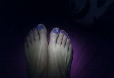 Gorgeous Soles and toes of some of my mates :)