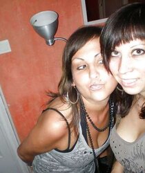 Welche ist geiler (Which one is sexier) two ?