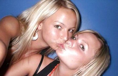 Welche ist geiler (Which one is sexier) two ?