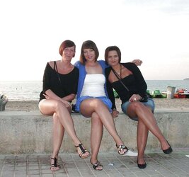 Welche ist geiler (Which one is sexier) two ?