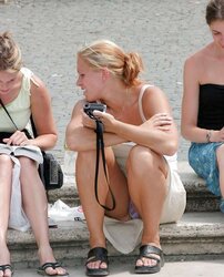 UPSKIRT undies voyeur - unter dem Rock ein Slide zu sehen