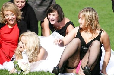 UPSKIRT undies voyeur - unter dem Rock ein Slide zu sehen