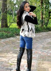 Chicks In Footwear