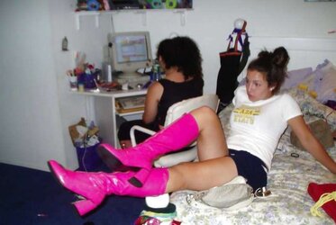 Chicks In Footwear